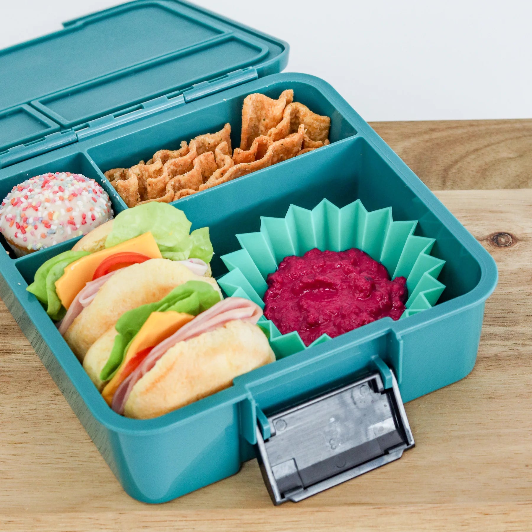 Reusable silicone lunchbox cups for separating snacks