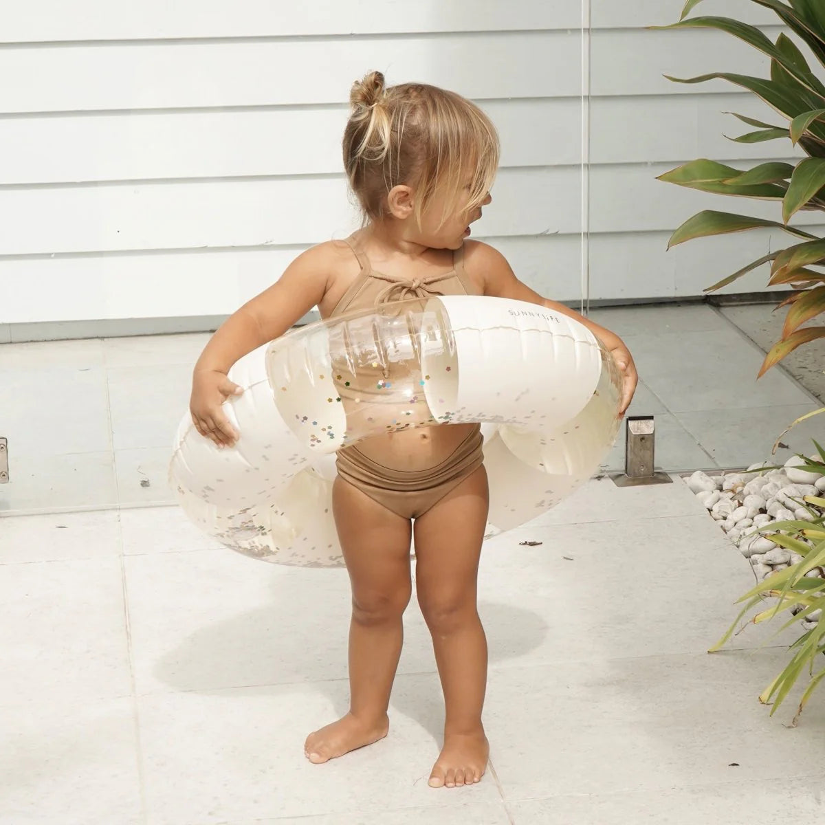 sunnylife-mini-tube-pool-ring-cotton-candy-stripe-poolside