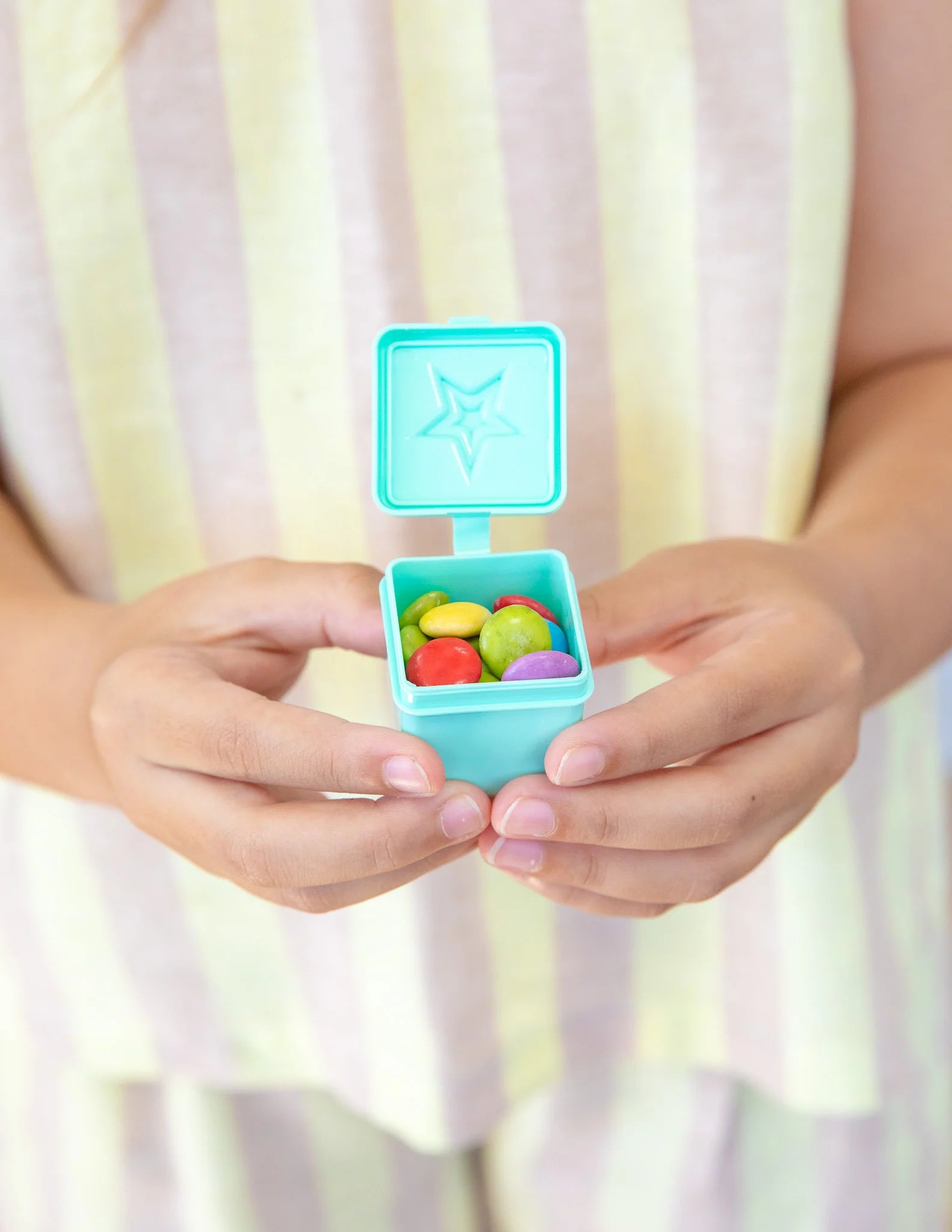 Leakproof MontiiCo Marine dip and sauce box with sauce